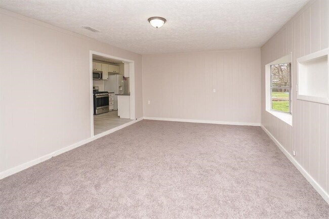 Photo - 805 Horncastle St