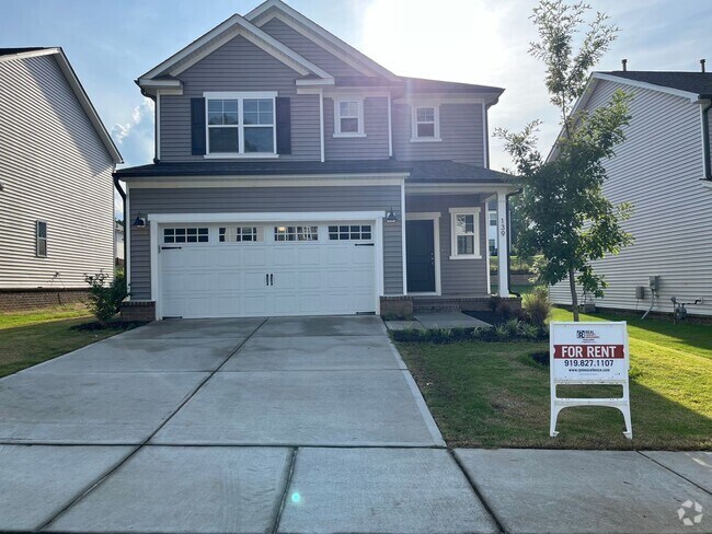 Building Photo - Conveniently Located Residence, Internet &... Rental