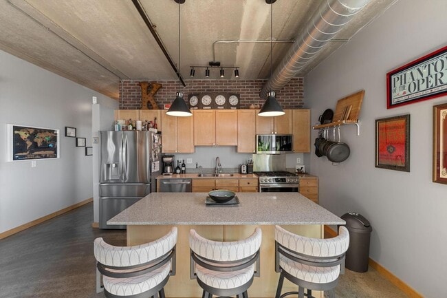 Photo - 710 N 4th St