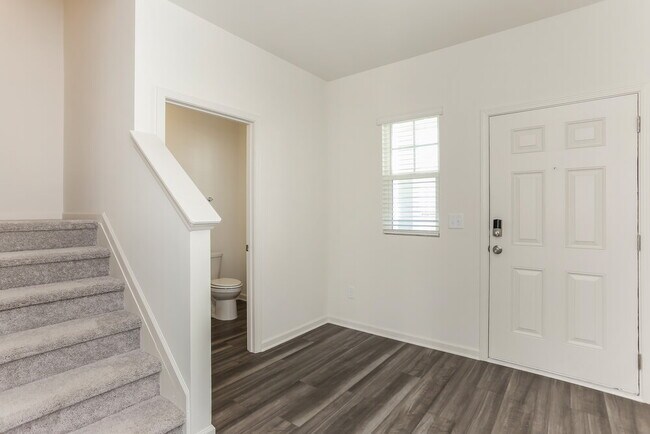 Photo - 7624 Saffron Ave