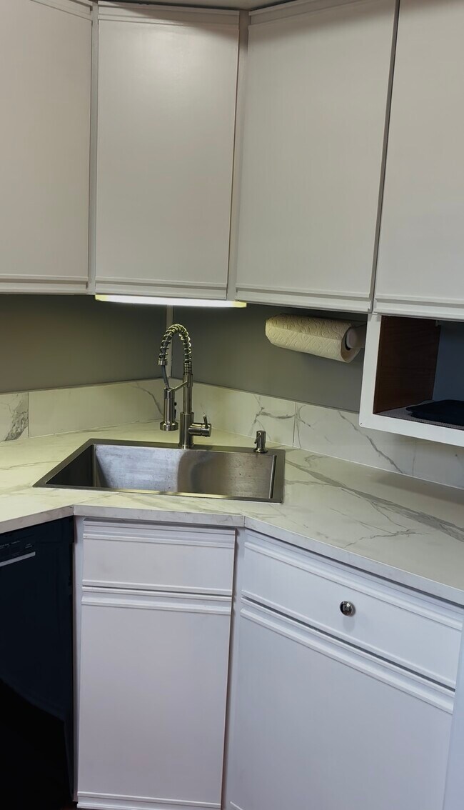 Photo - 609 8th Ave