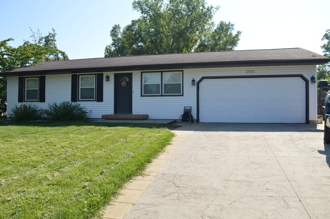 Building Photo - 2543 Chesapeake Dr Rental