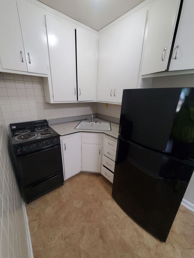 Photo - 3130 S 48th St. - 8 Family