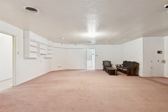 Building Photo - 2303 Kipling St