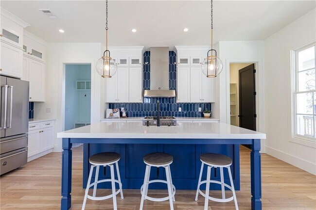 Photo - 1099 Palafox Dr NE