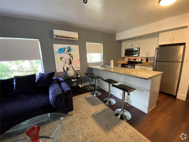 Building Photo - 274 NW 32nd St Unit 7 Rental