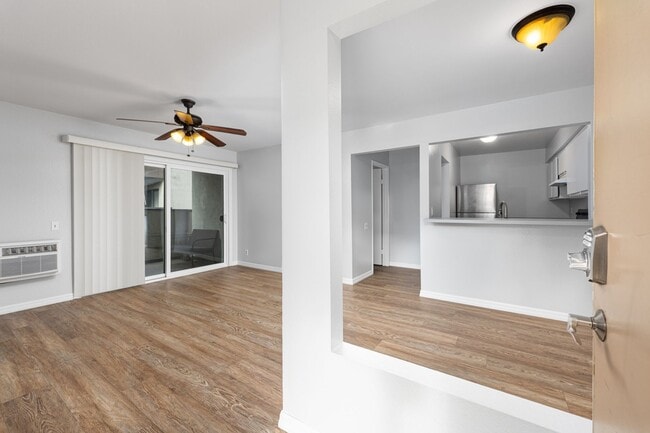 Photo - 1341 Caminito Gabaldon Unidad #E