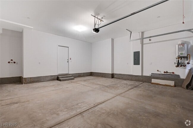 Building Photo - 600 Carriage Hill Dr Rental
