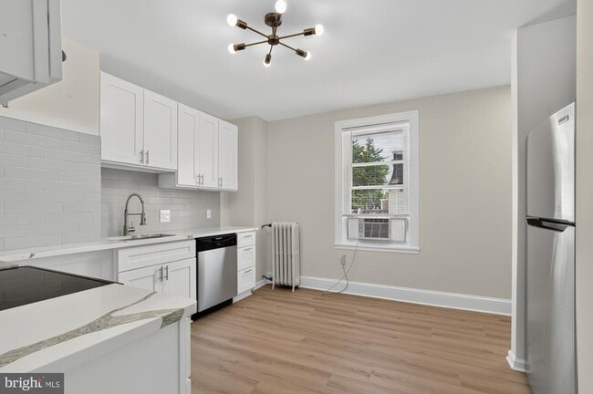 Photo - 6347 McCallum St