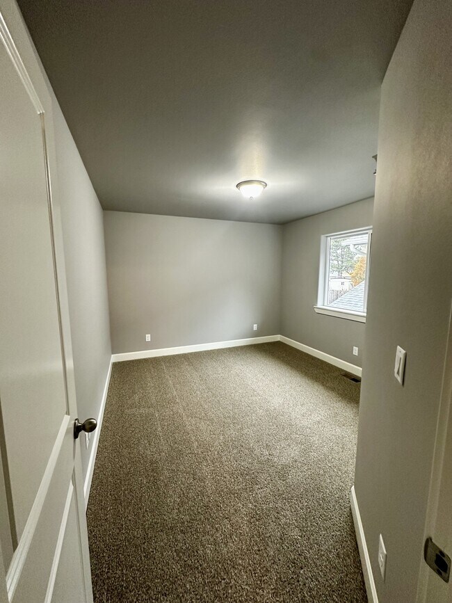 Photo - 3768 Peter Ln NE