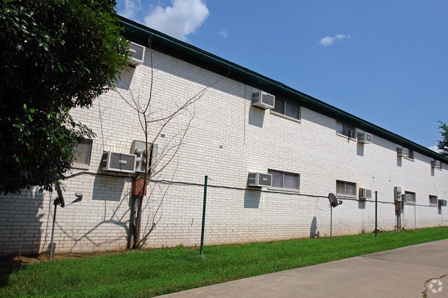 The Greens on 56th Apts