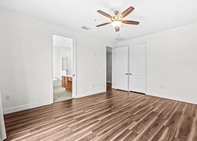 Photo - 536 NW 39th Cir