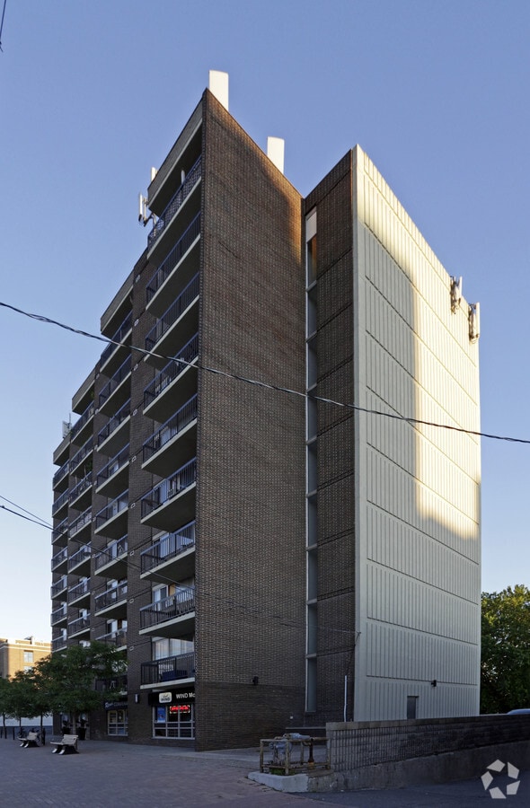 Wellington Towers Apartments - Wellington Towers Apartments