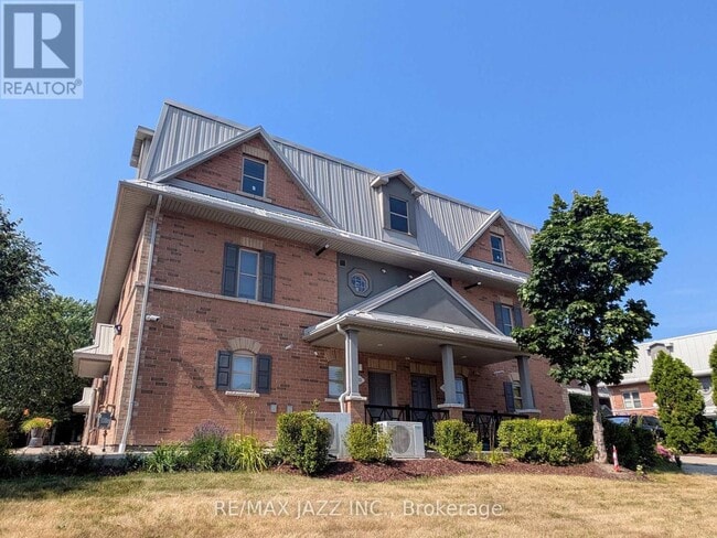Photo - 770 King St E Unit 202