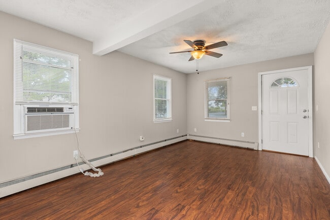 Photo - 447 Johnson Ave