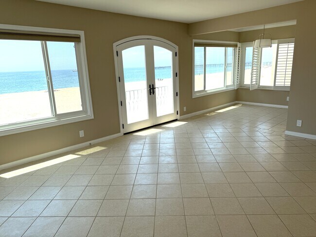 Photo - 1319 E Seal Way Unidad B