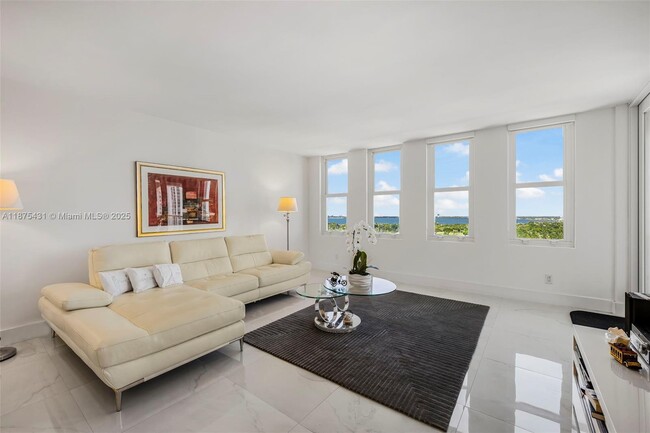 Photo - 5401 Collins Ave Unit 1231