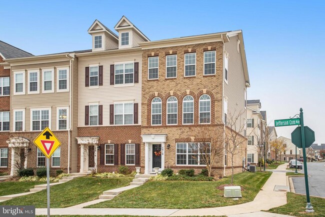 Building Photo - 5918 Jefferson Commons Way