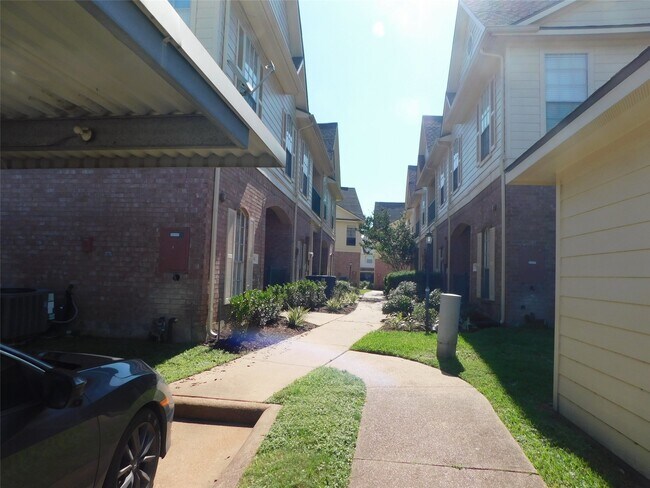 Photo - 2710 Grants Lake Blvd Unit F4