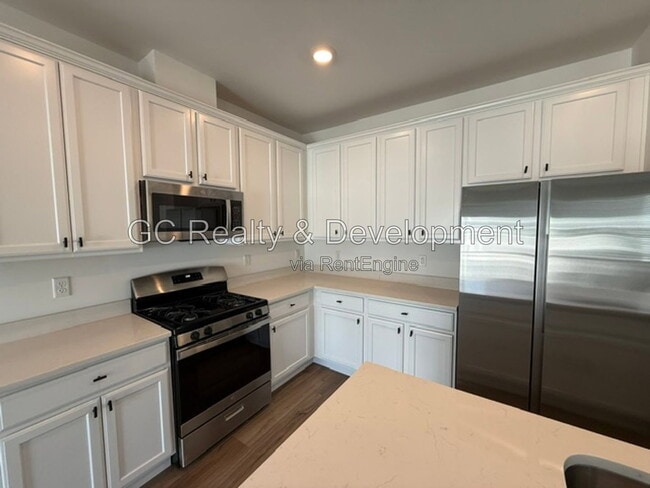 Photo - 249 Kingsport Dr