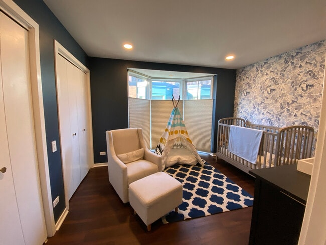 Photo - 2700 N Seminary Ave