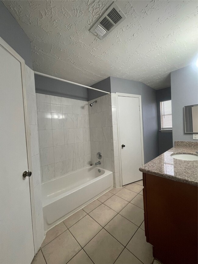 Building Photo - 20206 Apache Gardens Ln