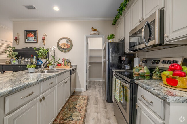 1BR, 1BA - 875SF - Kitchen - Baytree Villas