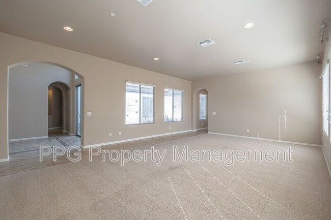 Photo - 696 W Mesquite Ln