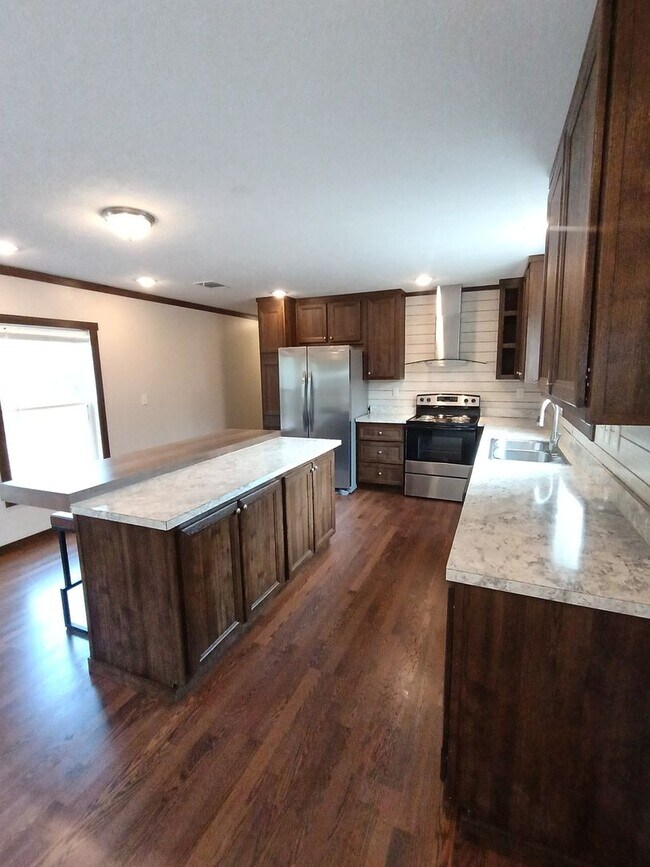 Photo - 785 Sandridge Rd