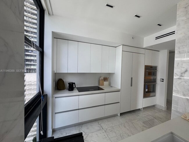 Building Photo - 1010 Brickell Ave Unit 1905