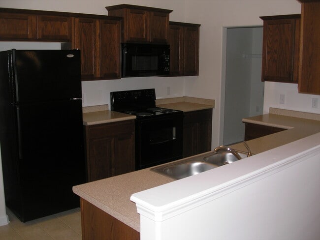 Photo - 112 Five Oaks Ct