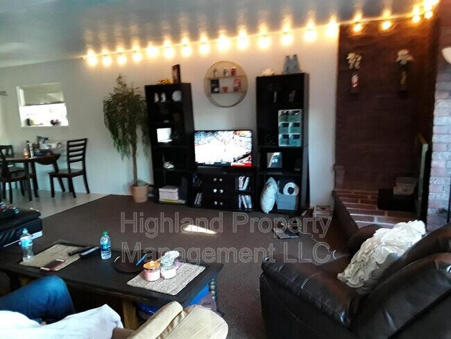 Photo - 1745-1747 NE Wheatland Dr
