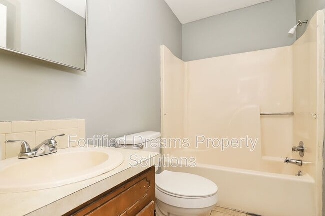 Photo - 1502 Oakshire Ct Unit D