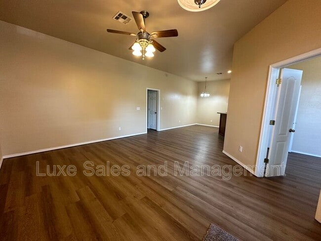 Photo - 706 Rockridge Cir