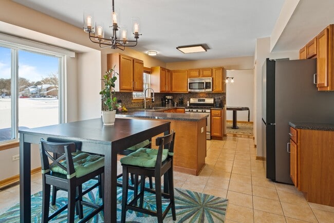 Photo - 4 Bed / 2.5 Bath Single-Family Home for Rent in Mundelein | Available ASAP