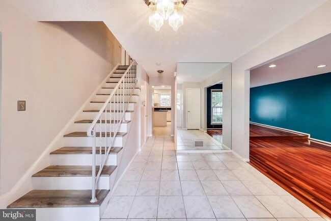 Photo - 1718 Crestview Dr