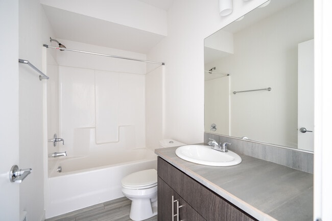 Photo - Savona Apartments