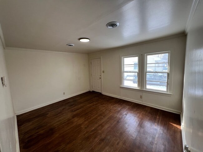 Photo - 332 W 17th St Unit 2