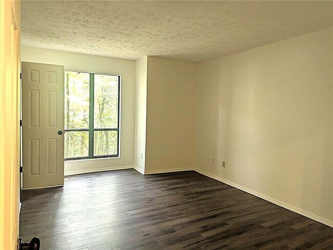 Photo - 101 Warm Springs Cir