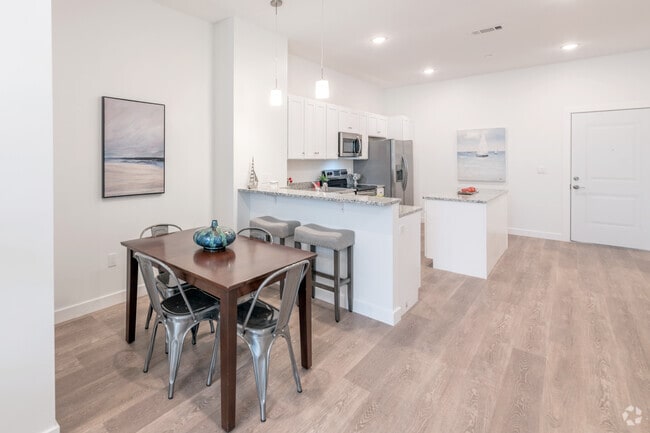 1 BR, 1 BA