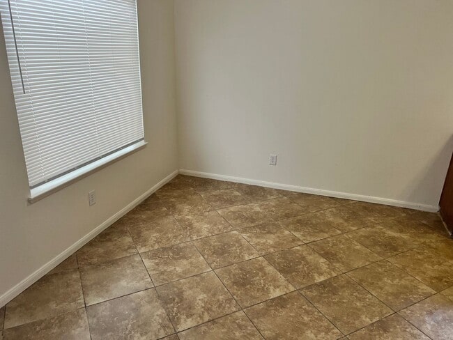 Photo - 5409 Tupper Ct