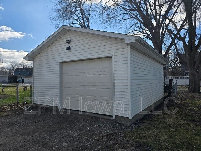 Photo - 115 Summit Ave