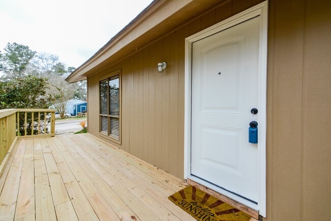 Photo - 51 Harbour Row Dr