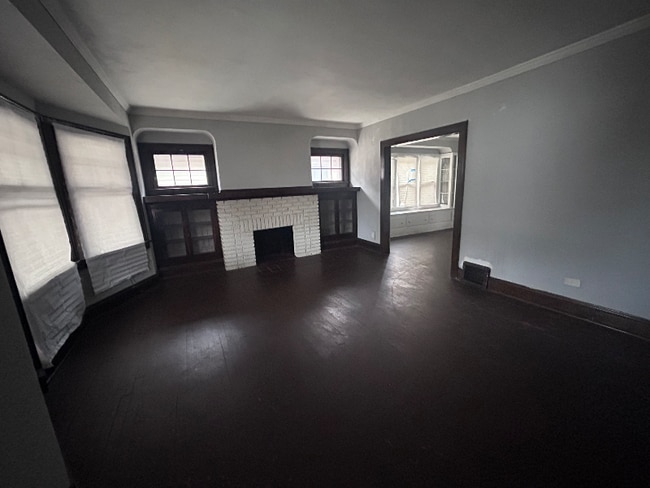 Photo - 977 E 128th St Unit Up