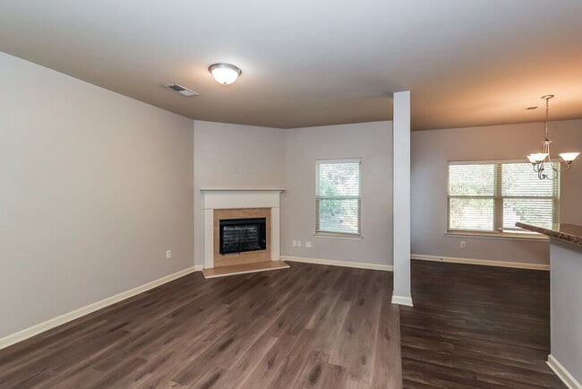 Photo - 260 Stillwood Dr