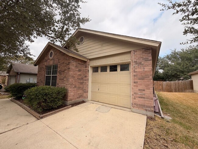 Photo - CUTE ONE STORY - 3 BEDROOM / 2 BATH HOME W...