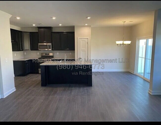 10438 Dalton Woods Ct NW