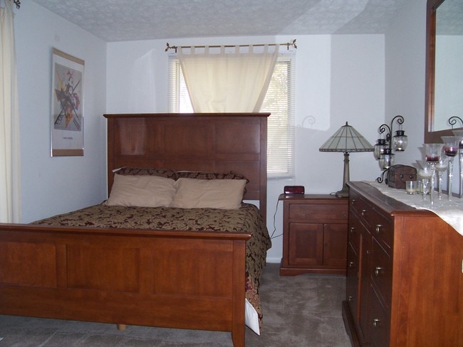 Sunbury Square Apartments