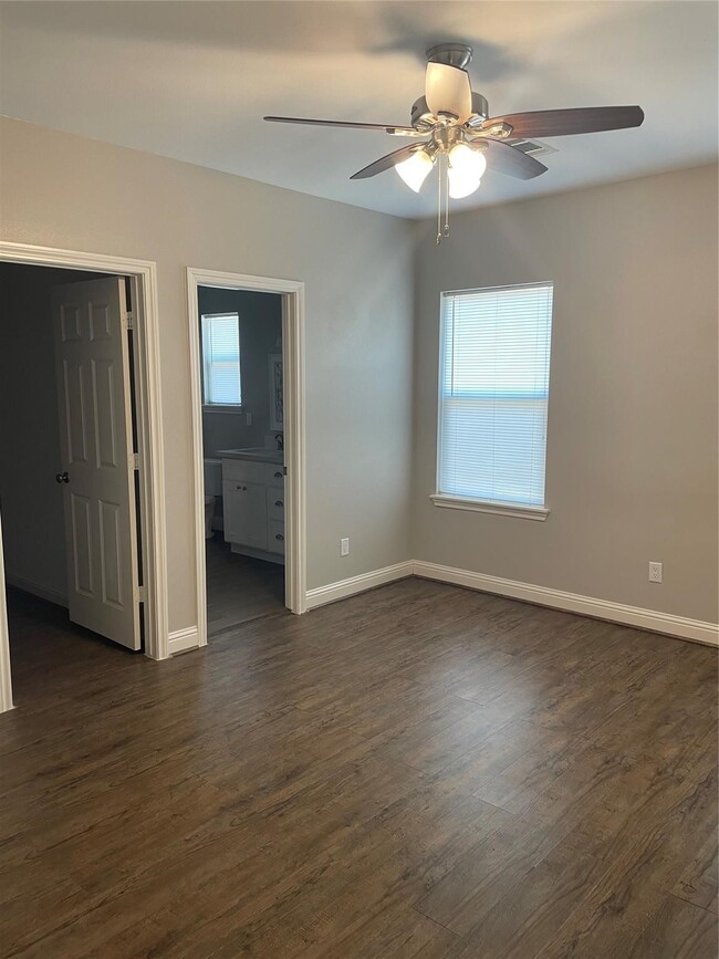 Photo - 517 Atchison St