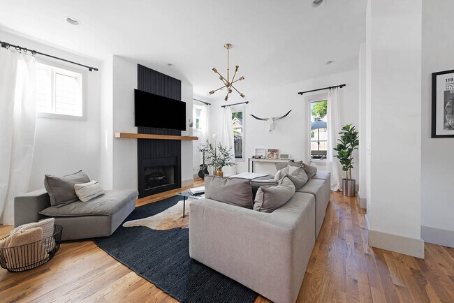 Photo - 916 11th Ave N Unit ID1043935P